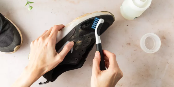 How to Remove Scuff Marks from Shoes (6 Different Methods That Really Work)